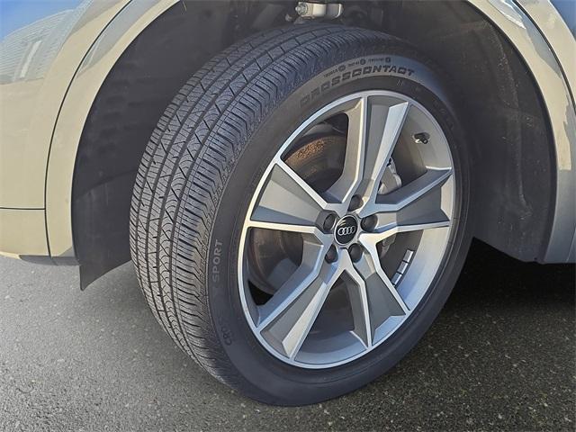 Photo of 2025 Daytona Gray Pearl Effect Audi Q5