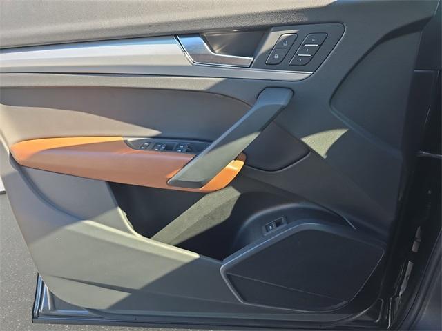 Photo of 2025 Daytona Gray Pearl Effect Audi Q5