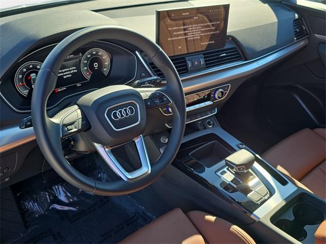 Photo of 2025 Daytona Gray Pearl Effect Audi Q5