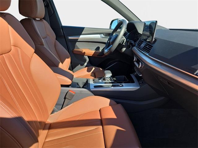 Photo of 2025 Daytona Gray Pearl Effect Audi Q5