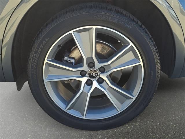 Photo of 2025 Daytona Gray Pearl Effect Audi Q5