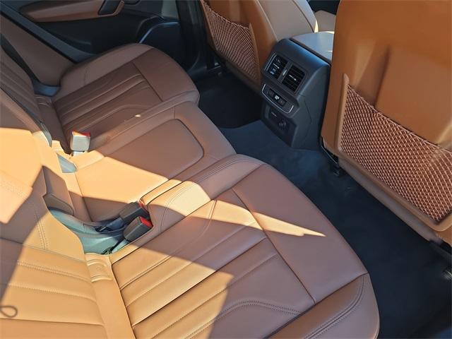 Photo of 2025 Daytona Gray Pearl Effect Audi Q5