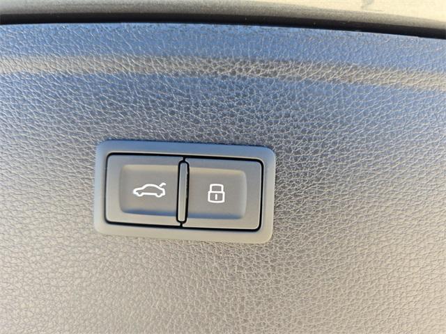 Photo of 2025 Daytona Gray Pearl Effect Audi Q5