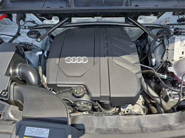 Photo of 2025 Florett Silver Metallic Audi Q5