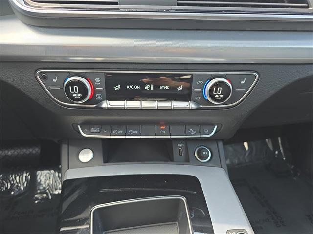 Photo of 2025 Florett Silver Metallic Audi Q5