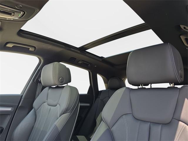 Photo of 2025 Florett Silver Metallic Audi Q5
