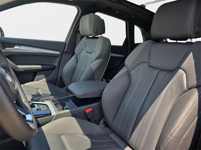 Photo of 2025 Florett Silver Metallic Audi Q5
