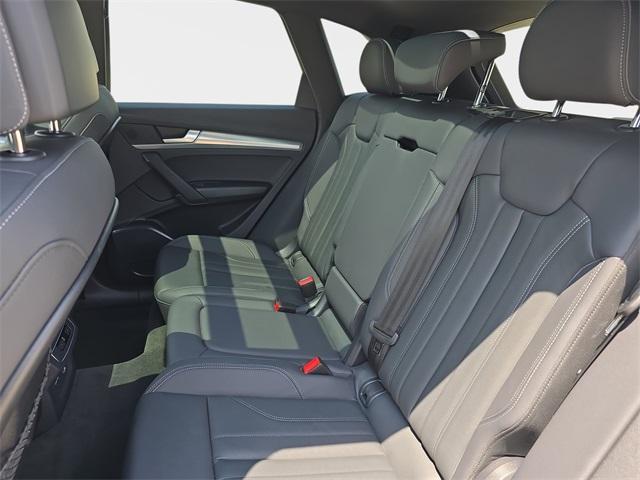 Photo of 2025 Florett Silver Metallic Audi Q5