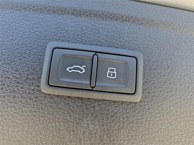 Photo of 2025 Florett Silver Metallic Audi Q5