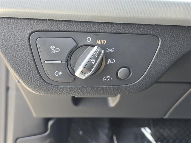 Photo of 2025 Florett Silver Metallic Audi Q5