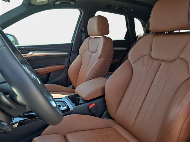 Photo of 2025 Glacier White Metallic Audi Q5