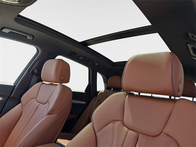 Photo of 2025 Glacier White Metallic Audi Q5