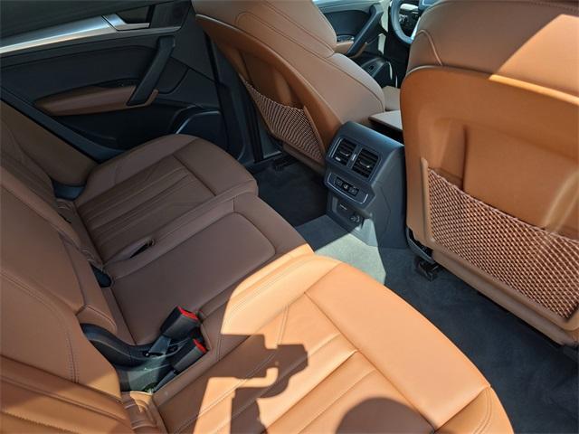 Photo of 2025 Glacier White Metallic Audi Q5