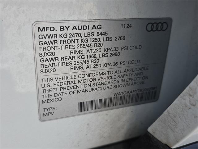 Photo of 2025 Glacier White Metallic Audi Q5