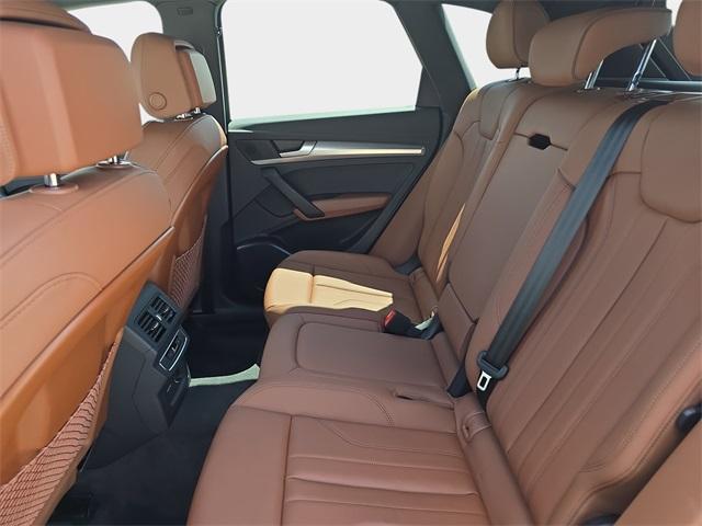 Photo of 2025 Glacier White Metallic Audi Q5
