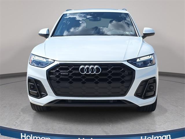 Photo of 2025 Glacier White Metallic Audi Q5