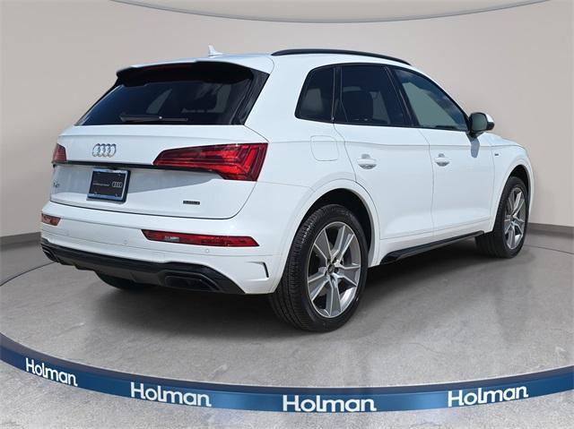 Photo of 2025 Glacier White Metallic Audi Q5