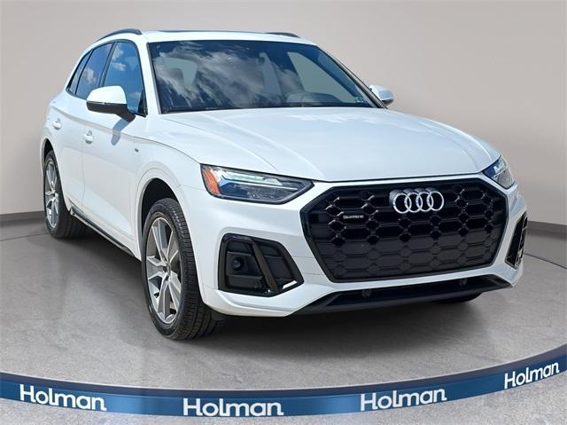 Photo of 2025 Glacier White Metallic Audi Q5