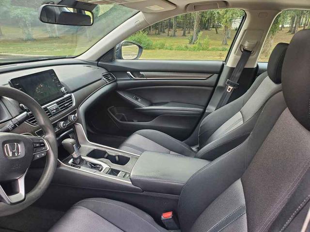 Photo of 2018 Crystal Black Pearl Honda Accord