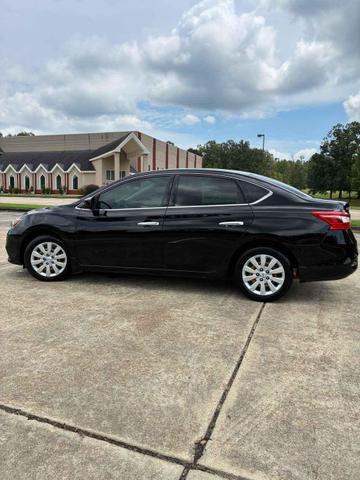 Photo of 2019 Super Black Nissan Sentra