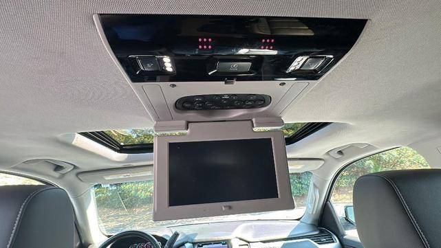 Photo of 2018 Silver Ice Metallic Chevrolet Tahoe