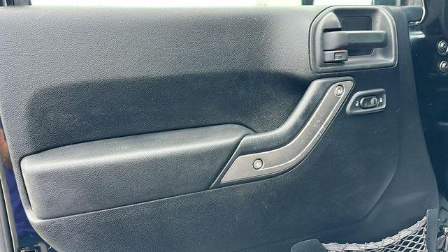 Photo of 2012 Black Clearcoat Jeep Wrangler