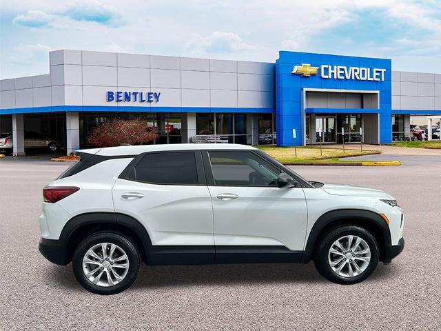 Photo of 2021 Iridescent Pearl Tricoat Chevrolet Trailblazer