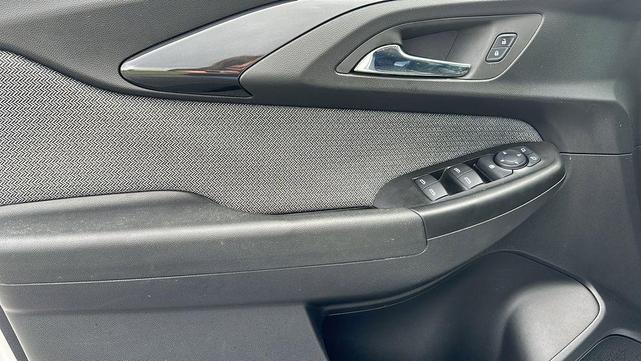 Photo of 2021 Iridescent Pearl Tricoat Chevrolet Trailblazer