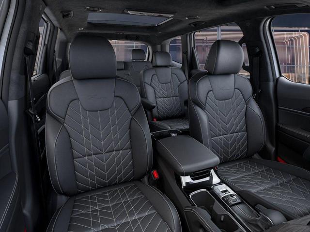 Photo of 2025 Glacial White Pearl Kia Telluride