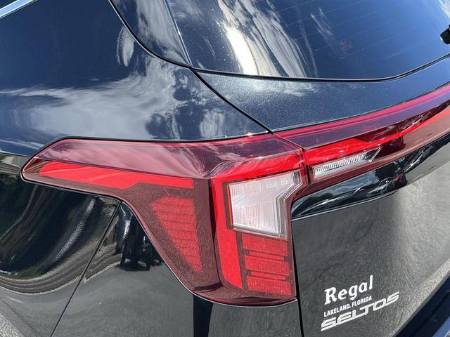 Photo of 2024 Fusion Orange Kia Seltos