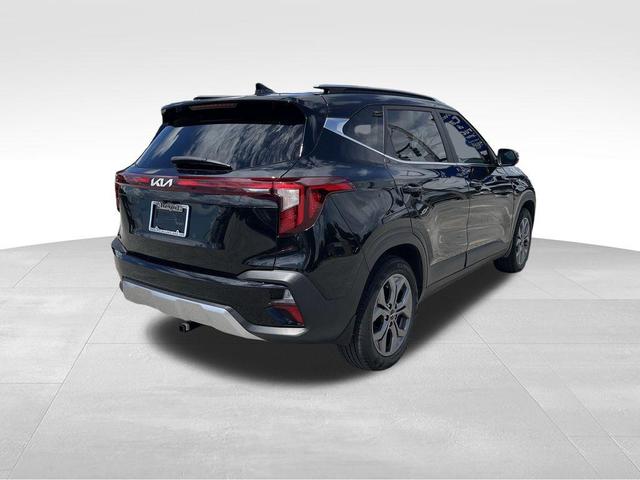 Photo of 2024 Fusion Orange Kia Seltos