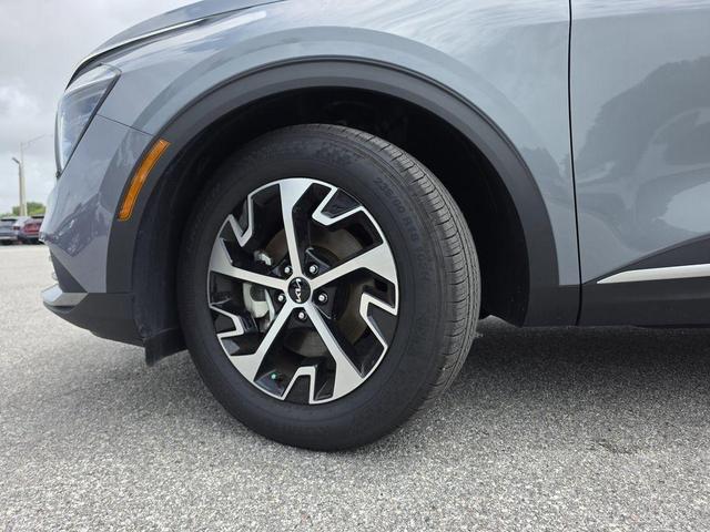 Photo of 2025 Everlasting Silver Kia Sportage