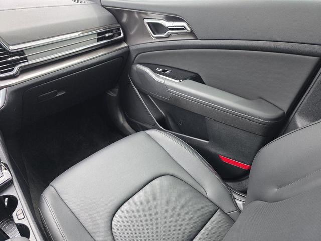 Photo of 2025 Everlasting Silver Kia Sportage