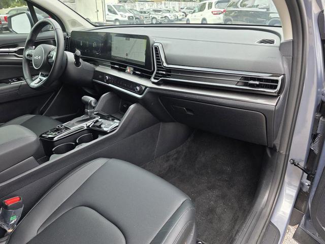 Photo of 2025 Everlasting Silver Kia Sportage