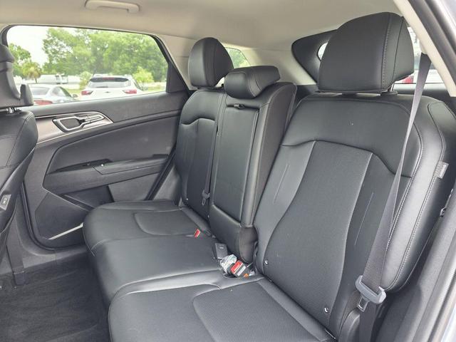 Photo of 2025 Everlasting Silver Kia Sportage