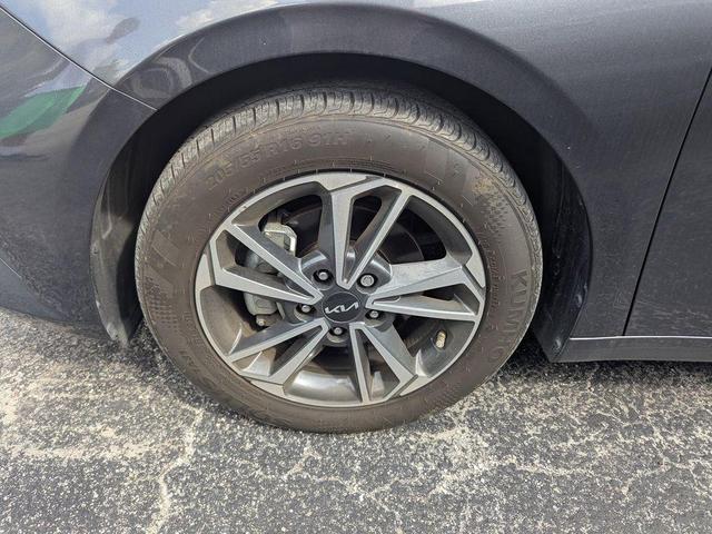 Photo of 2023 Gravity Gray Kia Forte
