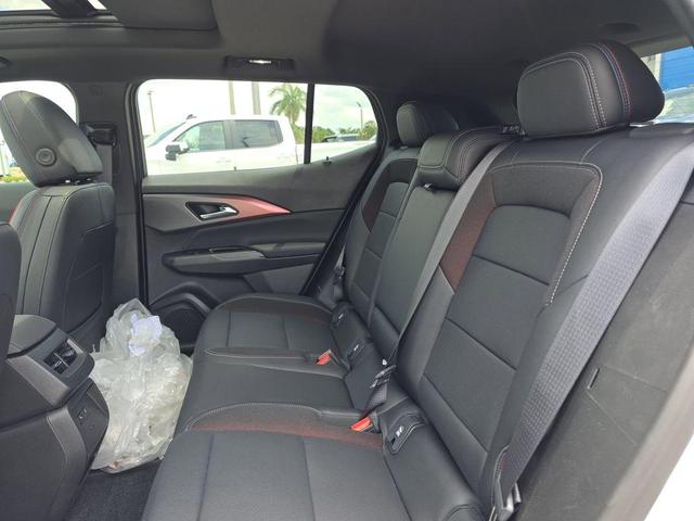 Photo of 2025 Iridescent Pearl Tricoat Chevrolet Equinox EV
