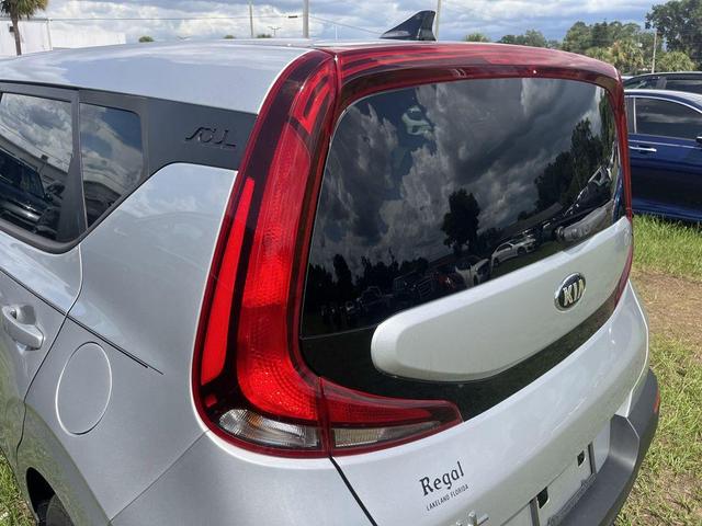 Photo of 2021 Sparkling Silver Kia Soul