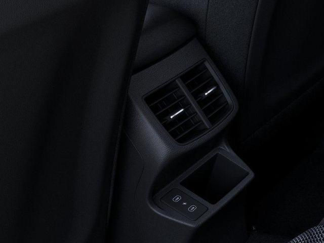 Photo of 2025 Dark Ocean Blue Kia Seltos