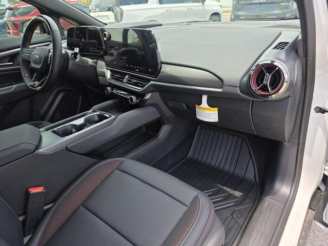 Photo of 2025 Iridescent Pearl Tricoat Chevrolet Equinox EV
