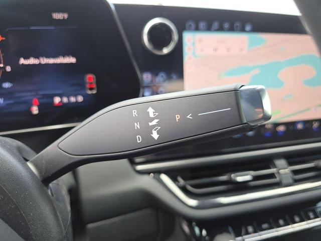 Photo of 2025 Iridescent Pearl Tricoat Chevrolet Equinox EV