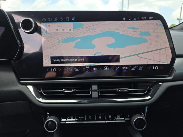 Photo of 2025 Iridescent Pearl Tricoat Chevrolet Equinox EV