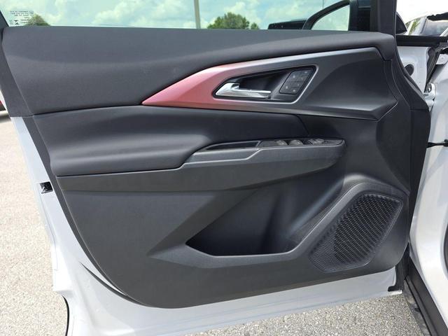 Photo of 2025 Iridescent Pearl Tricoat Chevrolet Equinox EV