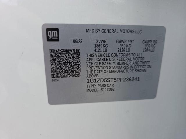 Photo of 2023 Summit White Chevrolet Malibu