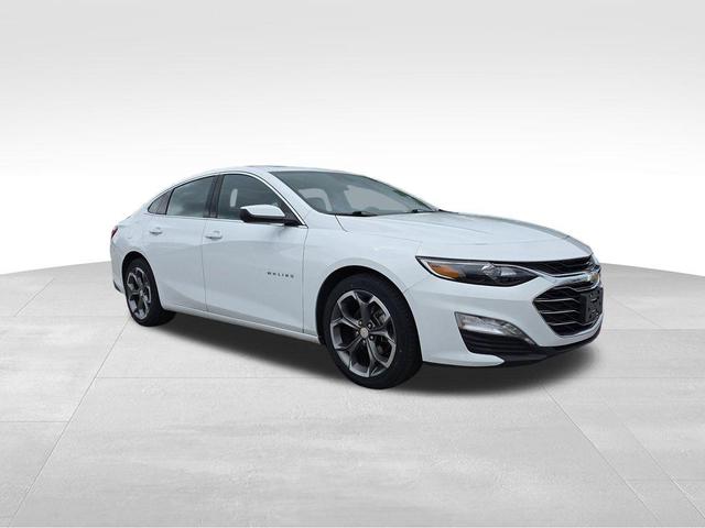 Photo of 2023 Summit White Chevrolet Malibu