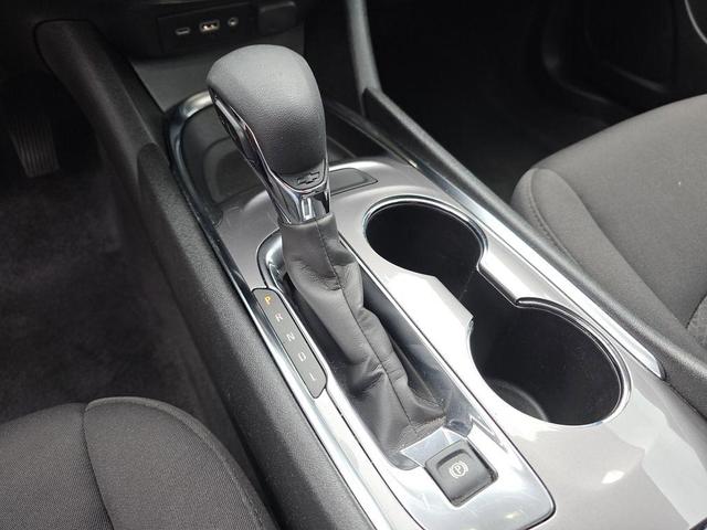 Photo of 2023 Summit White Chevrolet Malibu