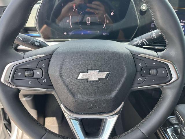 Photo of 2024 Summit White Chevrolet Trax