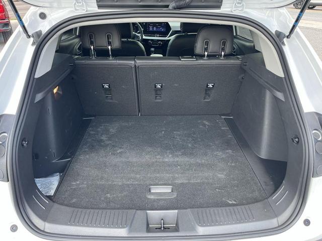 Photo of 2024 Summit White Chevrolet Trax