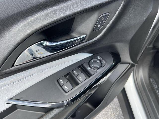 Photo of 2024 Summit White Chevrolet Trax