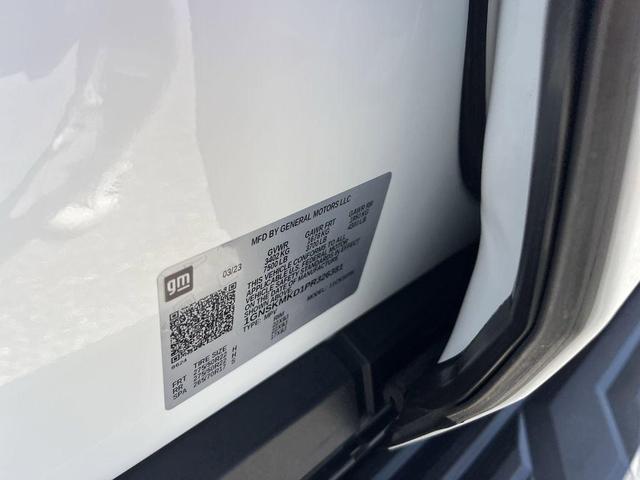Photo of 2023 Summit White Chevrolet Tahoe